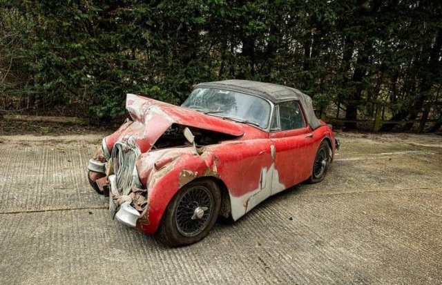 Try To Guess The Price For These Vintage 'Jaguar' Remains