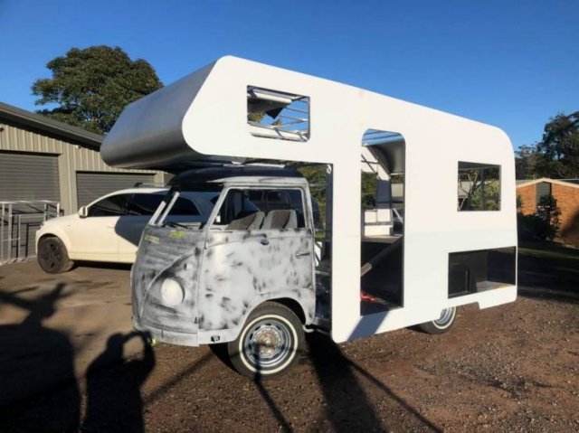 Australian Mechanic Turned An Old Van Into A $149 Thousand Mobile Home