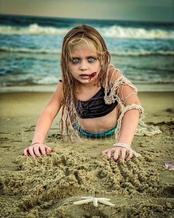 Horror Movies Cosplay By 7-Year-Old Girl