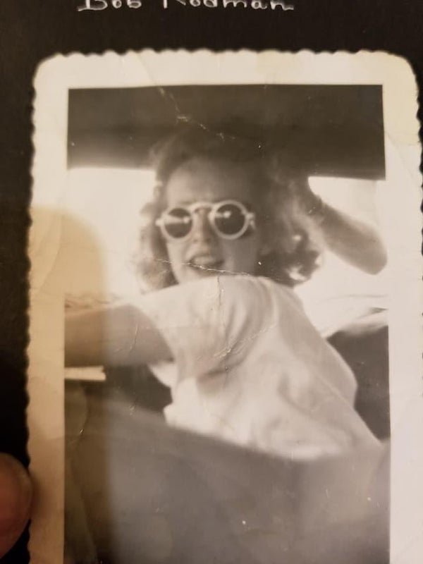 People Share Old Photos Of Their Grandmas