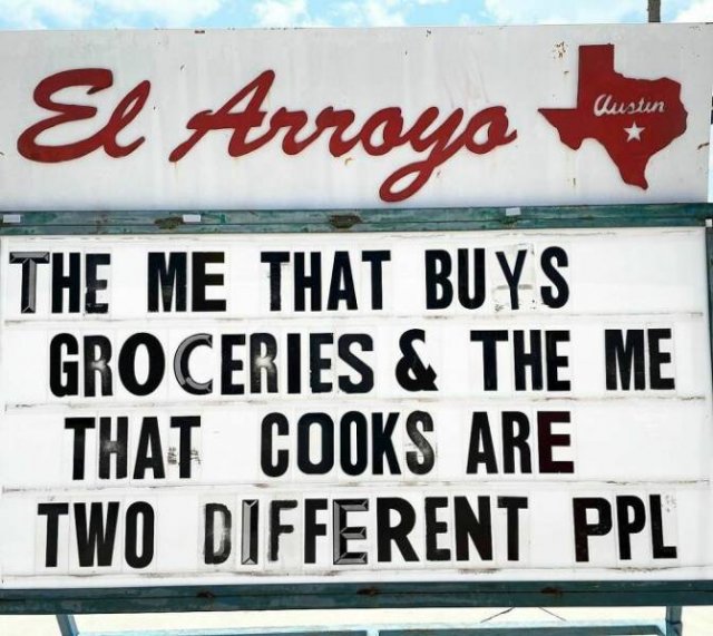'El Arroyo' Signs