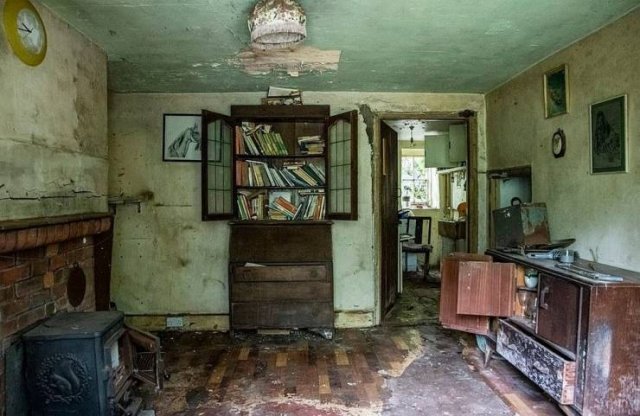 Scary Abandoned Cottage