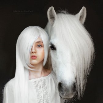 Photographer Compares People And Animals