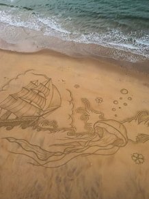 Amazing Drawings On The Beach