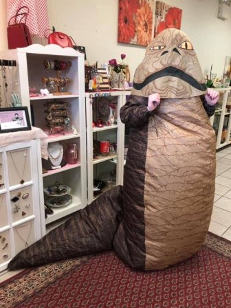 Hilarious Finds In Thrift Shops